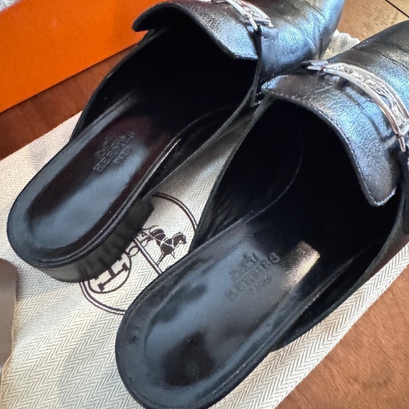 Hermes Black Leather Mules, IT 38 - Rare Equestrian Buckle - Picture 6 of 13